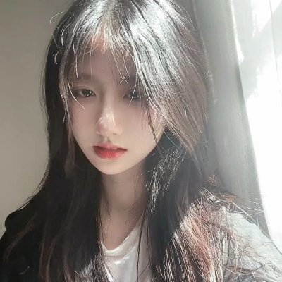 芒果和红色轮椅